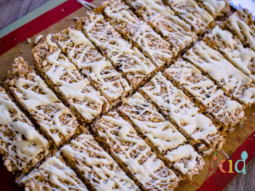 No bake cranberry and white chocolate muesli bars